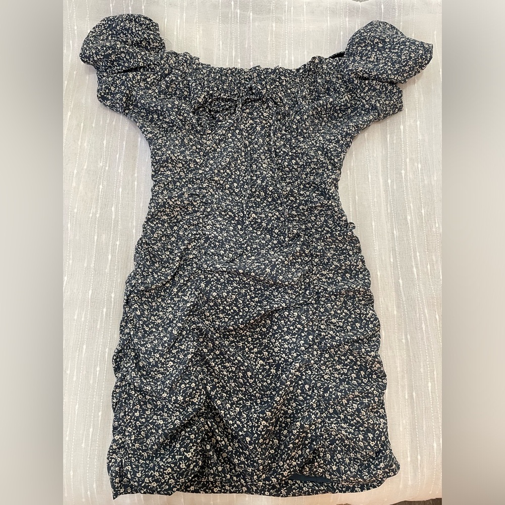 Mini dress (can be worn off or on shoulder)